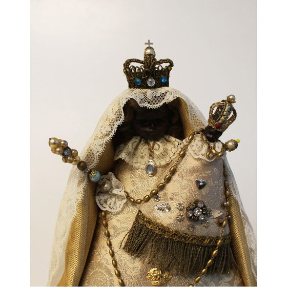 Image 1 of Vierge noire vintage en cire tenant l'enfant Jésus