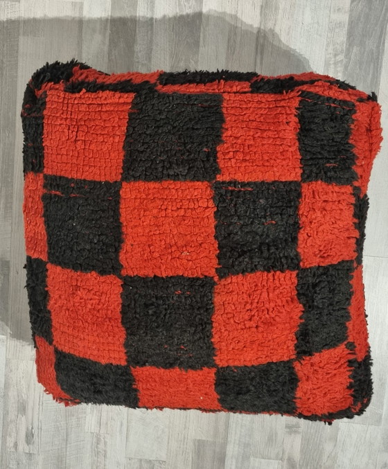 Image 1 of Tabouret marocain à carreaux, coussin d'assise rouge/noir