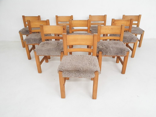 Ensemble de 10 chaises de salle à manger en bois de pin dans le style d'Ate Van Apeldoorn, Pays-Bas, années 1970