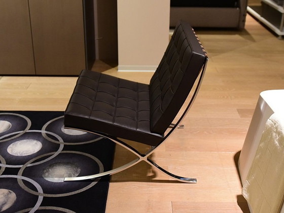 Image 1 of Knoll 2 X Fauteuils Barcelona en cuir Venezia noir Design L. Mies Van Der Rohe et Lilly Reich 1929