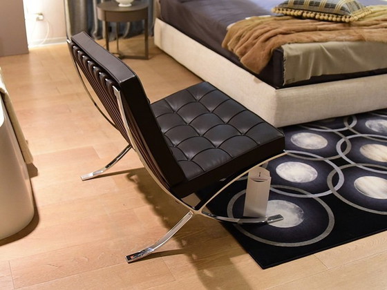 Image 1 of Knoll 2 X Fauteuils Barcelona en cuir Venezia noir Design L. Mies Van Der Rohe et Lilly Reich 1929