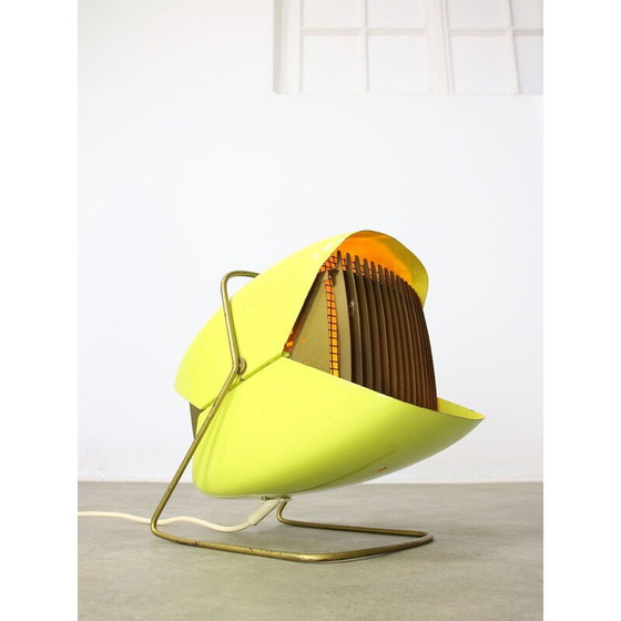 Image 1 of Lampe de table jaune italienne Mid Century