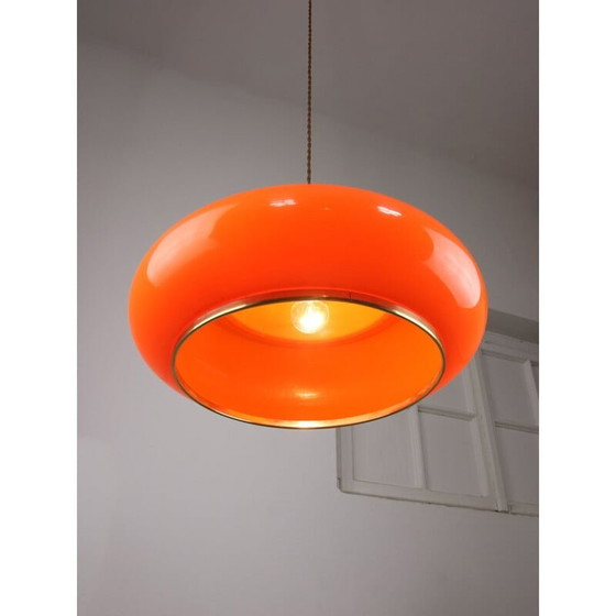 Image 1 of Lampe suspendue Space-age en laiton et plexiglas orange, 1970