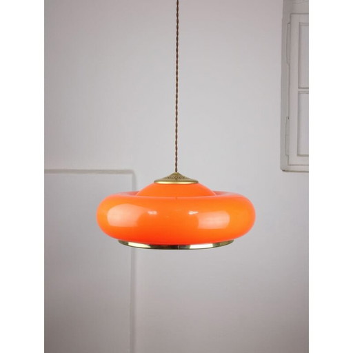 Lampe suspendue Space-age en laiton et plexiglas orange, 1970
