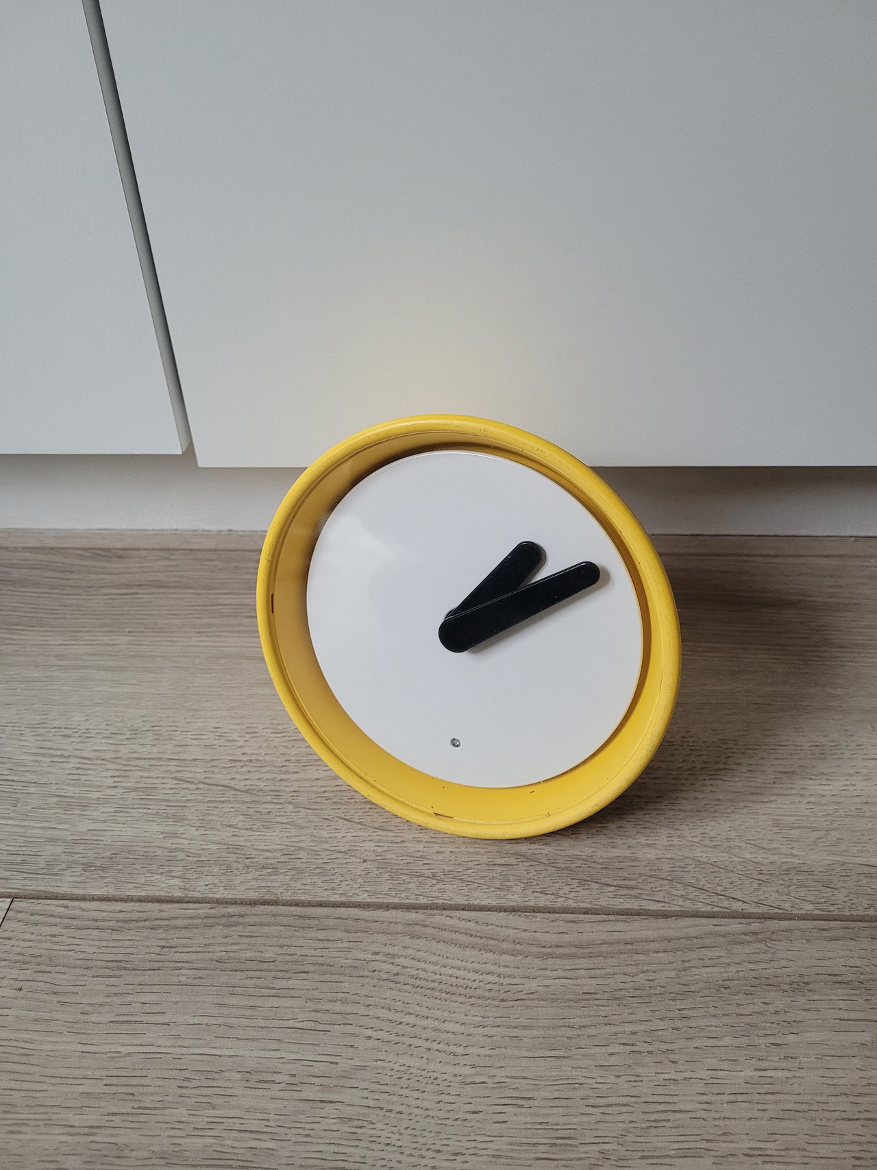 Horloge de table vintage Ikea Stolpa jaune par Henrik Preutz | €25