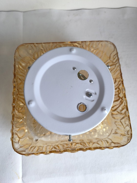Image 1 of Plafonnier vintage en verre Mid Century Verre ambré