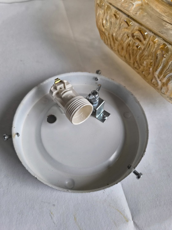 Image 1 of Plafonnier vintage en verre Mid Century Verre ambré