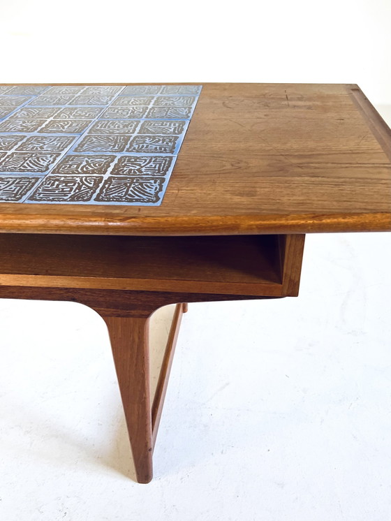 Image 1 of Table basse danoise en teck et céramique années 60