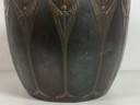 Art Nouveau Art Nouveau Pot de fleurs en cuivre Motifs de fleurs