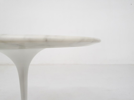 Image 1 of Table d'appoint ronde en marbre Par Eero Saarinen Pour Knoll International, U.S.A 1950's