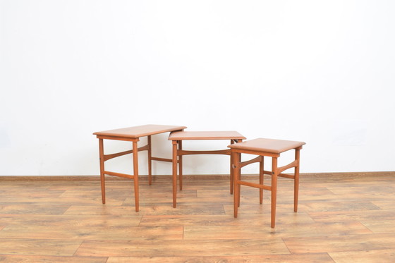 Image 1 of Tables gigognes danoises en teck du Mid Century, ensemble de 3