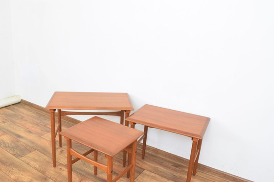 Image 1 of Tables gigognes danoises en teck du Mid Century, ensemble de 3