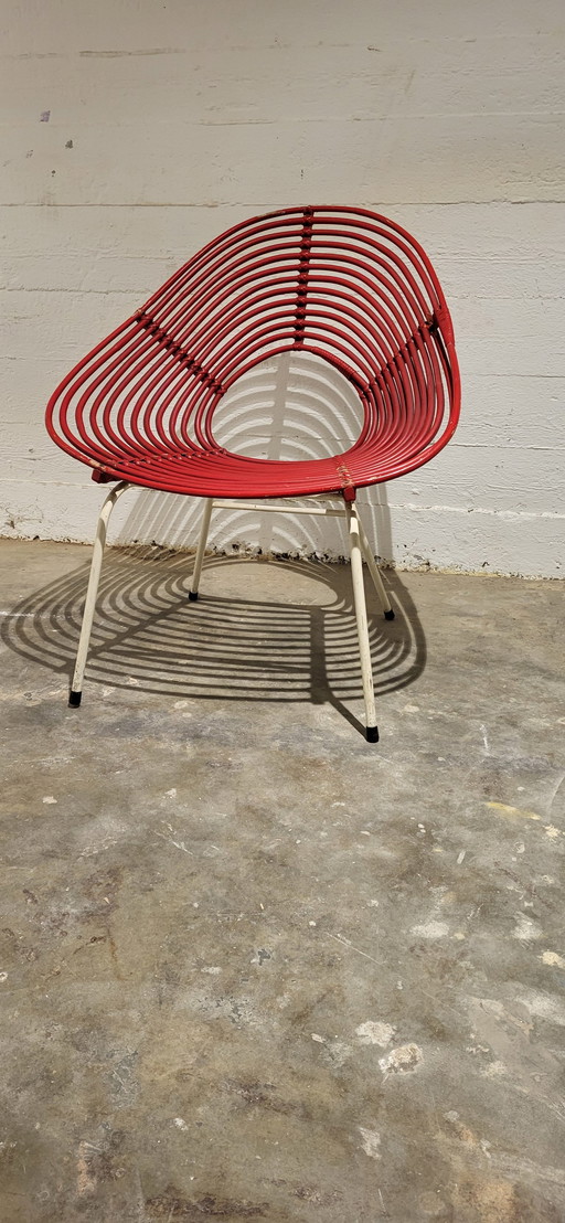 Chaise ronde design en rotin rouge, R. Broekhuizen pour Rohé Noordwolde, 1960s