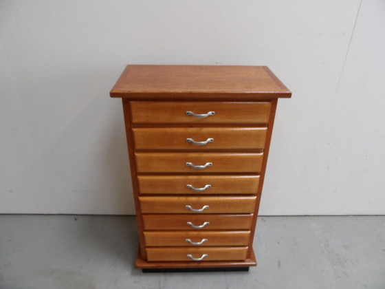 Image 1 of Commode vintage à 8 tiroirs