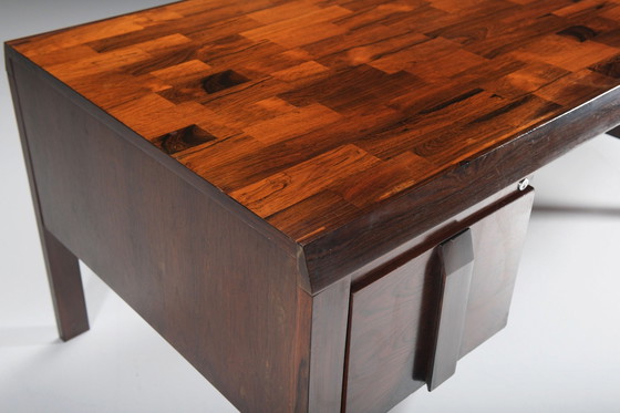 Image 1 of Superbe table de bureau en palissandre brésilien par Jean Gillon pour Italma Woodart.