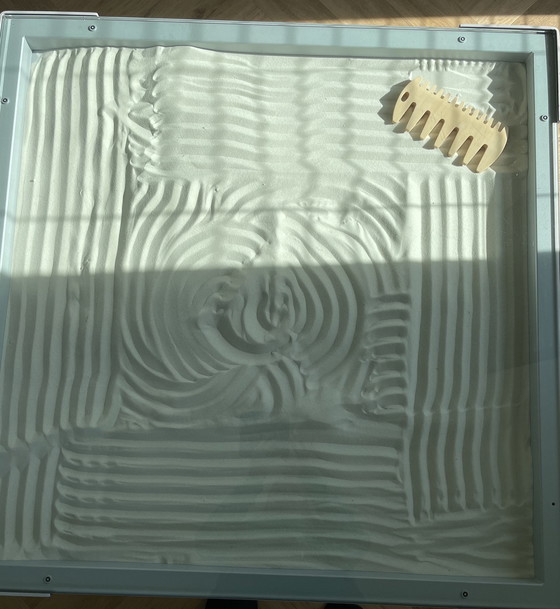 Image 1 of Table basse en verre avec sable