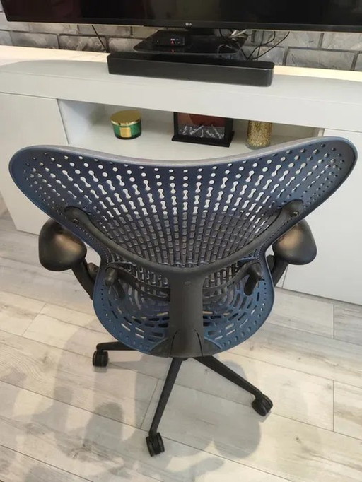 Herman Miller Mirra