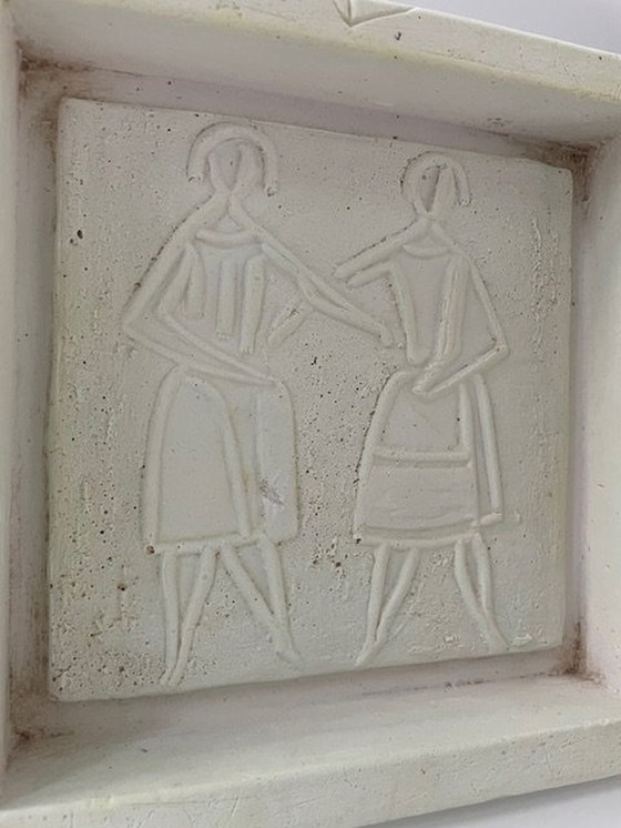 Image 1 of Statue en plâtre / Tablette Retro Avec Bas Relief 2 Figures Féminines