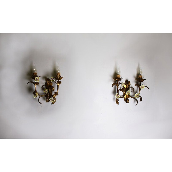 Image 1 of Paire d'appliques vintage dorées avec fleurs en porcelaine