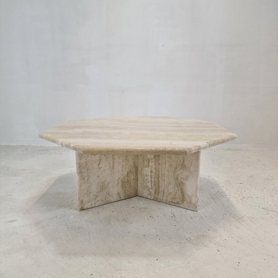 Image 1 of Table basse octogonale italienne en travertin, 1980