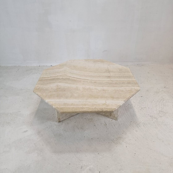 Image 1 of Table basse octogonale italienne en travertin, 1980