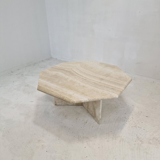 Image 1 of Table basse octogonale italienne en travertin, 1980