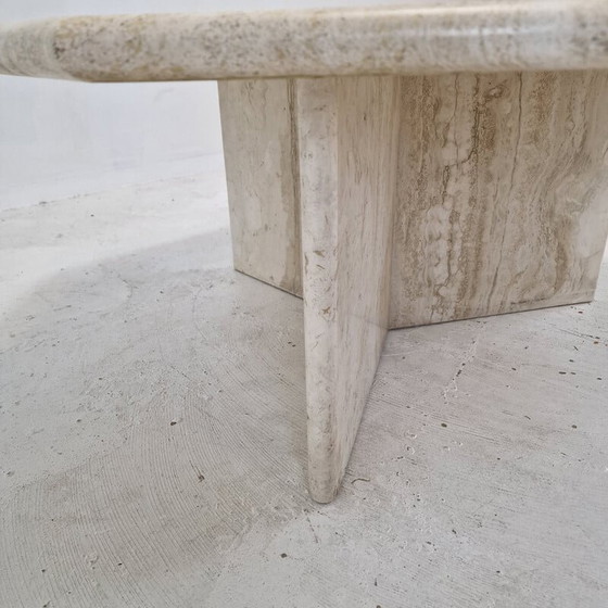 Image 1 of Table basse octogonale italienne en travertin, 1980