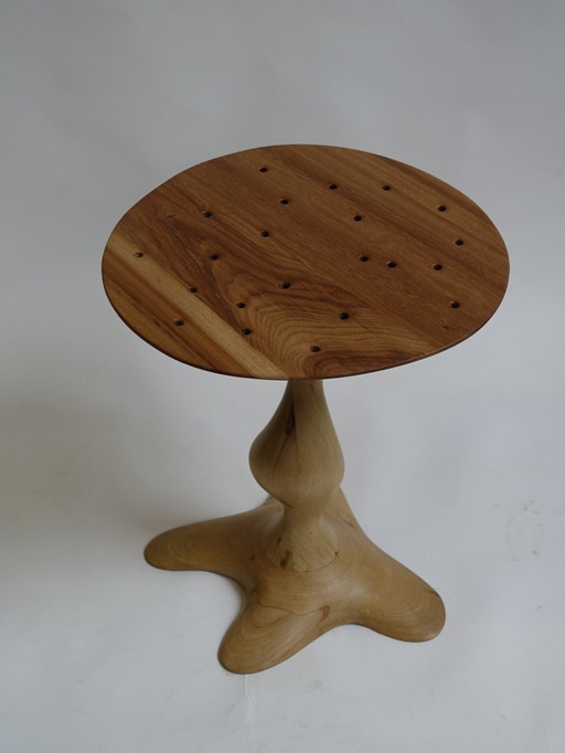 Table sculptée