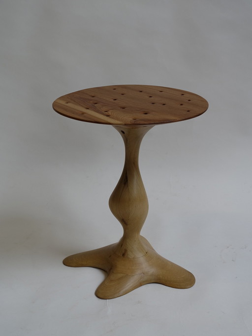 Table sculptée