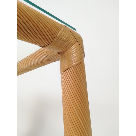 Image 1 of Table basse du milieu du siècle en rotin, canne et verre, années 1970.
