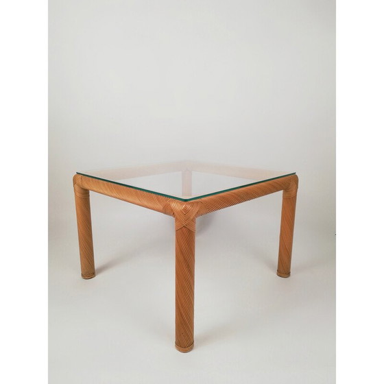 Image 1 of Table basse du milieu du siècle en rotin, canne et verre, années 1970.
