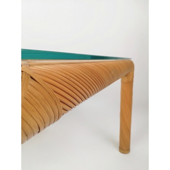 Image 1 of Table basse du milieu du siècle en rotin, canne et verre, années 1970.