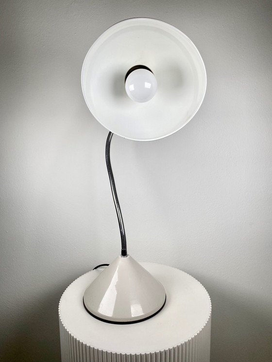 Image 1 of Grande lampe de bureau / de table de style industriel de 1970 en gris clair et beige avec un col de cygne flexible en chrome