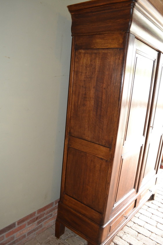 Image 1 of Armoire Louis Philippe en chêne ancien