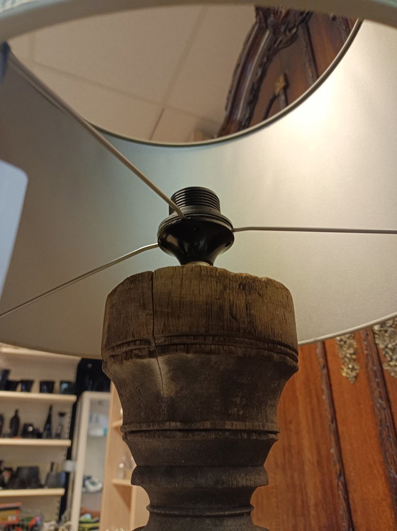 Image 1 of Lampe à poser Duran avec pied en bois