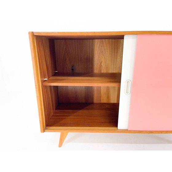 Image 1 of Buffet à portes coulissantes du milieu du siècle par Jindřich Jiroutek, années 1960.