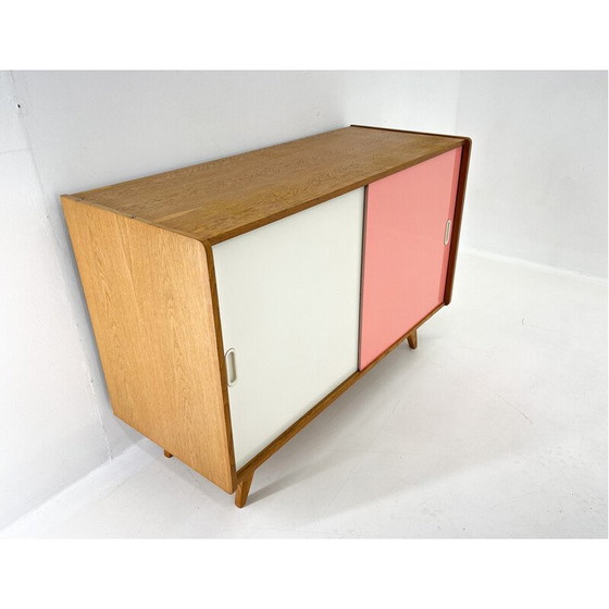 Image 1 of Buffet à portes coulissantes du milieu du siècle par Jindřich Jiroutek, années 1960.