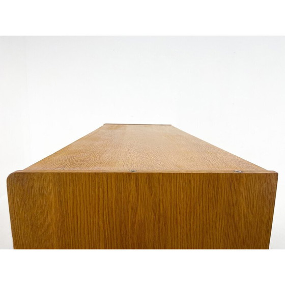 Image 1 of Buffet à portes coulissantes du milieu du siècle par Jindřich Jiroutek, années 1960.