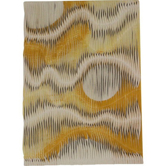 Image 1 of Tableau vintage avec effet de vague et de relief par plissage dans les tons de jaune