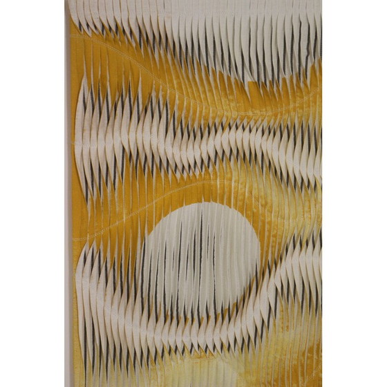 Image 1 of Tableau vintage avec effet de vague et de relief par plissage dans les tons de jaune