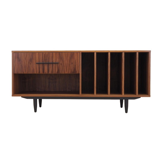 Image 1 of Buffet en noyer, design scandinave