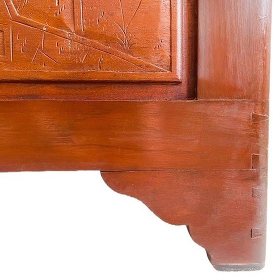 Image 1 of Coffre à couvertures ancien avec écusson sculpté en bois