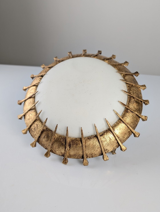 Image 1 of Lampe ensoleillée à clous forgés, feuille d'or et opaline, années 1940