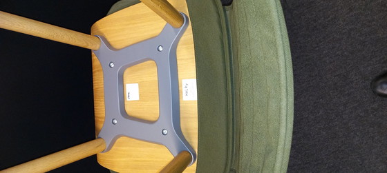 Image 1 of 8X Chaise de salle Vitra avec cadre en chêne