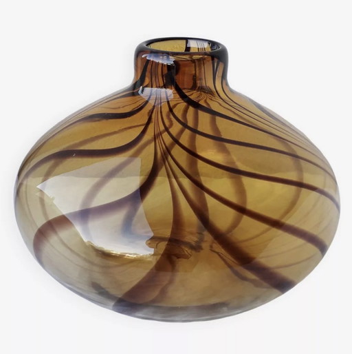 Vase En Verre Soufflé, À Motif Zébré, De Couleur Ambrée