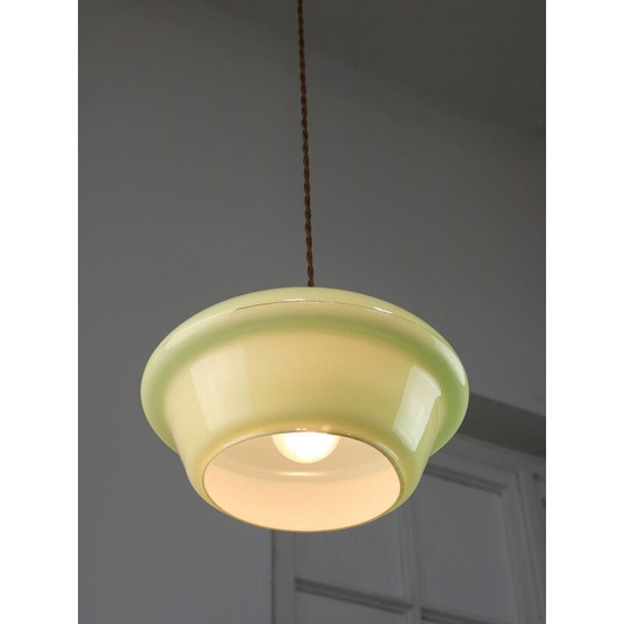 Image 1 of Lampe suspendue vintage en verre vert et laiton, Italie