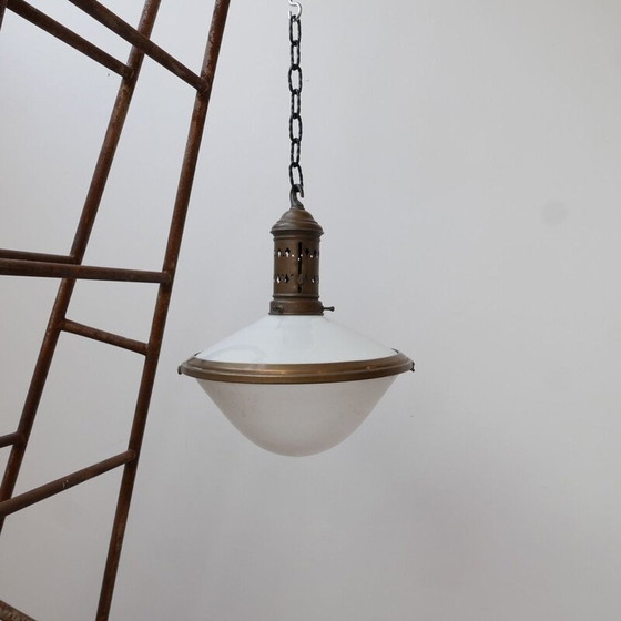 Image 1 of Suspension vintage en opaline bicolore, France 1930