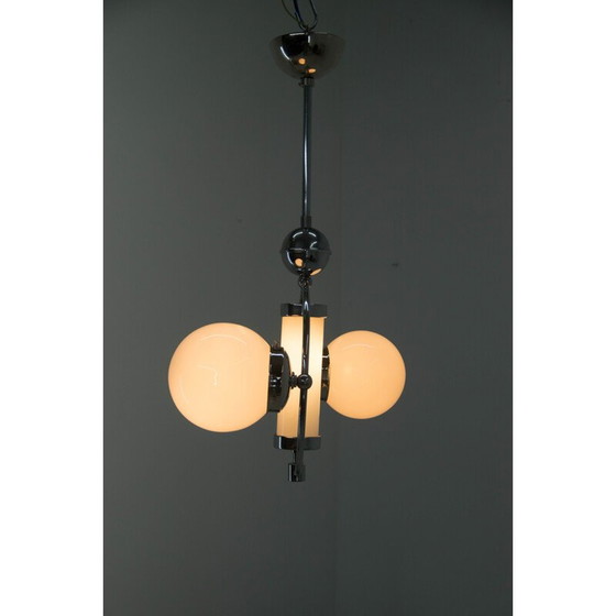 Image 1 of Lustre vintage en verre opalin, années 1930