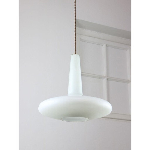 Lampe suspendue vintage en laiton et opaline, Italie