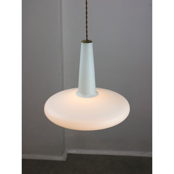 Image 1 of Lampe suspendue vintage en laiton et opaline, Italie